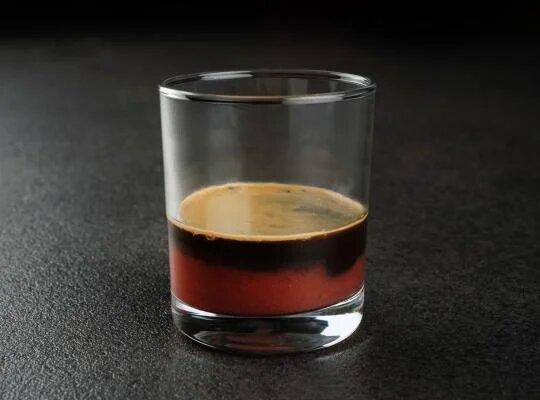Espresso s ovocným sorbetem