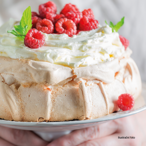 Pavlova s malinovou omáčkou