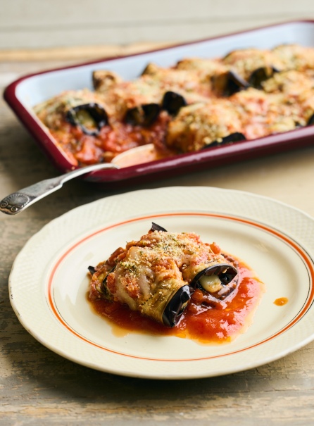 Gratinované milánské lilky „parmigiana“ v rajčatové omáčce