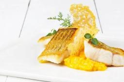 Risotto z pečené dýně a candát s parmazánovými chipsy