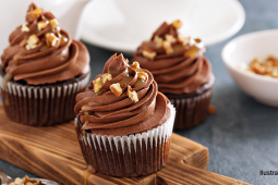 Cupcake s čokoládovou pěnou a karamelizovanými mandlemi