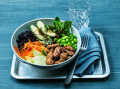 poke-misa-s-garden-gourmetr-grilovanymi-veggie-nudlickami-avokadem-fazolemi